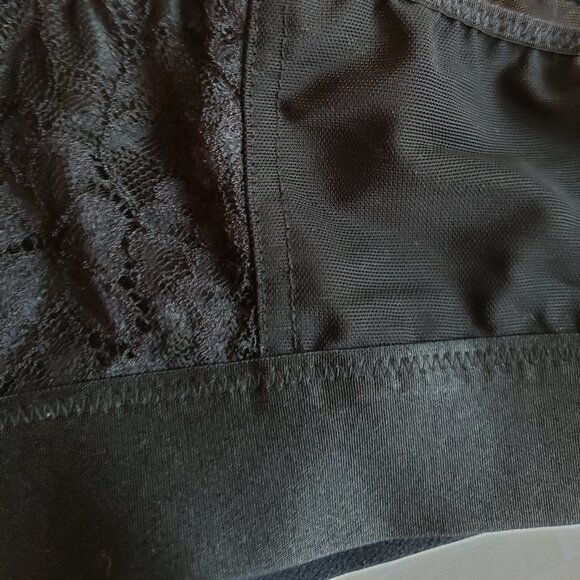 Soma Intimates and Sleepwear Crossover Lace Bralette - Size: L - Picture 8 of 16